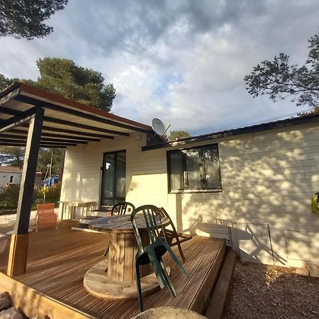 Mobilhome A Deux Pas Du Circuit Du Castellet Avec Terrasse Vue Mer Le Castellet  Eksteriør billede