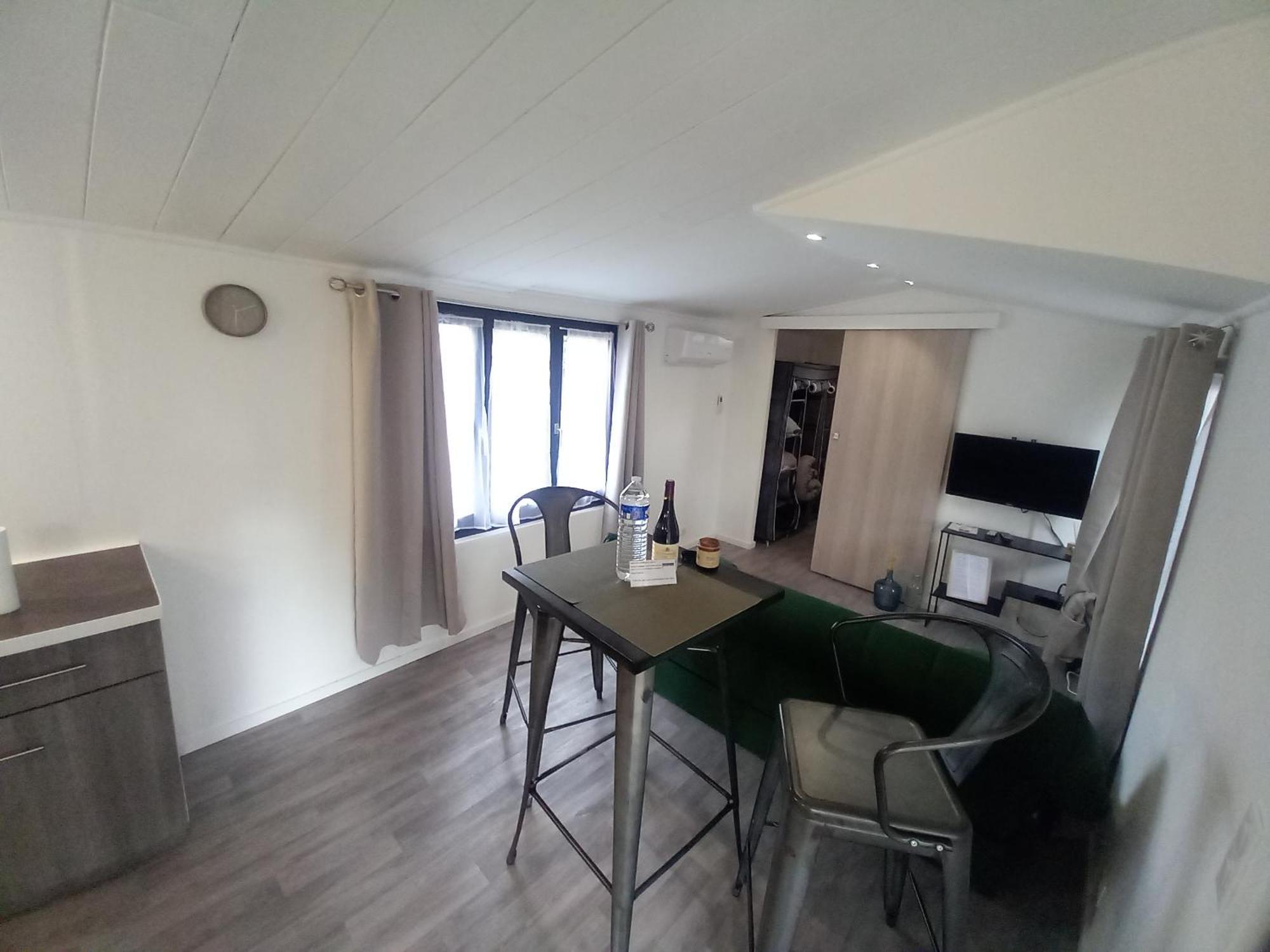 Mobilhome A Deux Pas Du Circuit Du Castellet Avec Terrasse Vue Mer Le Castellet  Eksteriør billede